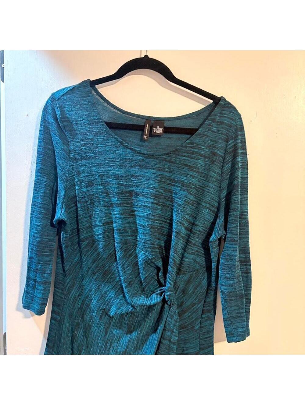 Aqua and black XL tunic top size